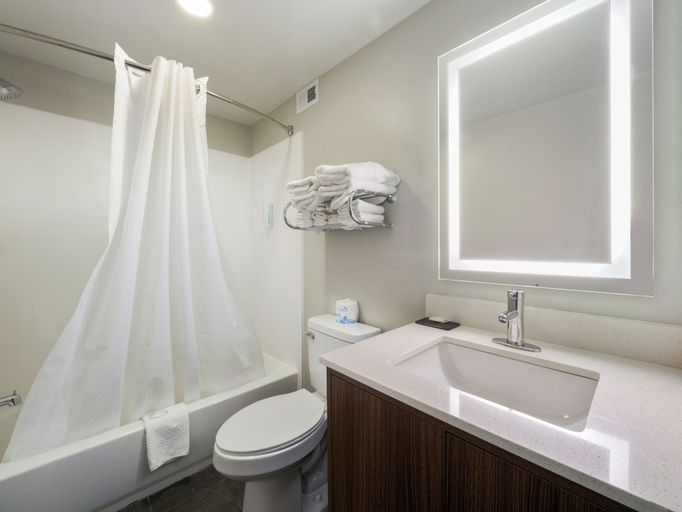 Bathroom 3, MainStay Suites Chambersburg, Franklin