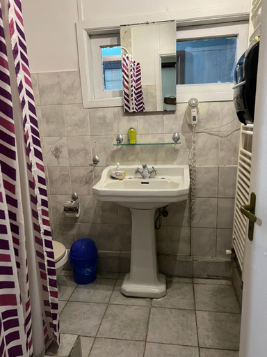 Bathroom 2, HOSTAL VICTORIA, Magallanes