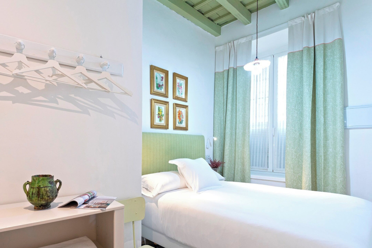 Bedroom 2, House With Terrace Near Cathedral. Mateos Gago VI, Sevilla