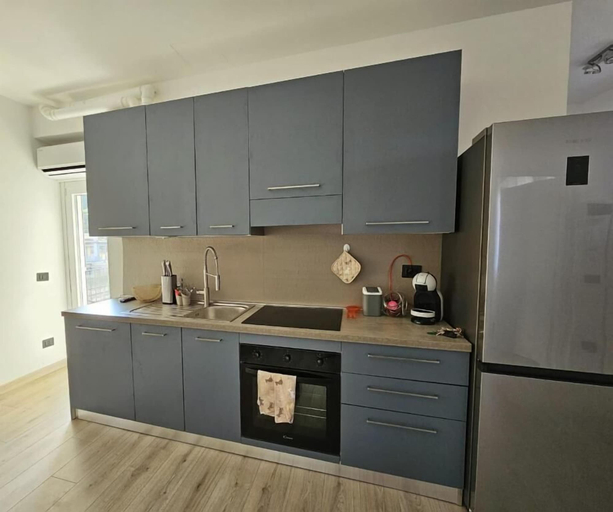 Others 5, Lake View, Novara