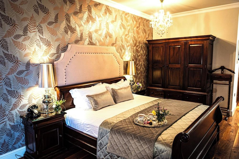 Bedroom 1, Fernhill Hotel & Estate