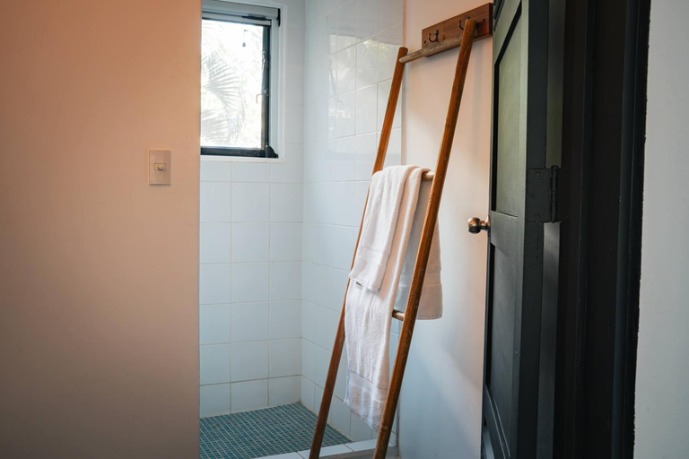 Bathroom 2, La Negra Surf Hotel, Nicoya