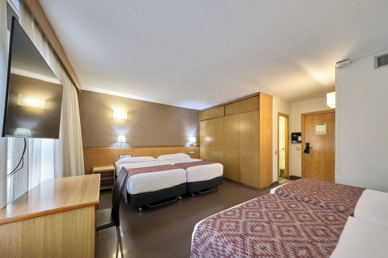 Bedroom 4, Catalonia Park Güell, Barcelona