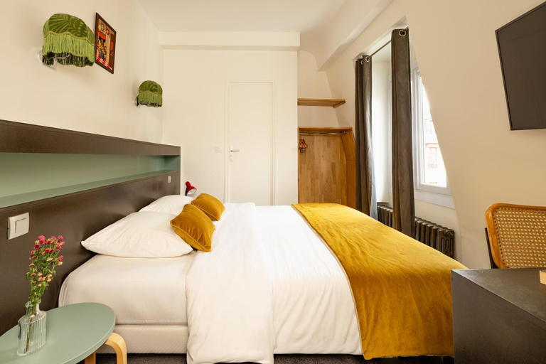 Bedroom 2, Hotel d'Angleterre, Yvelines