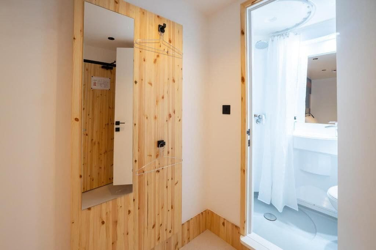 Others 5, EasyHotel Paddington, London