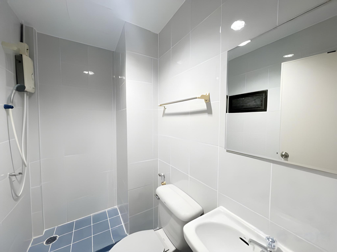 Bathroom, Merry V Guesthouse, Phra Nakhon