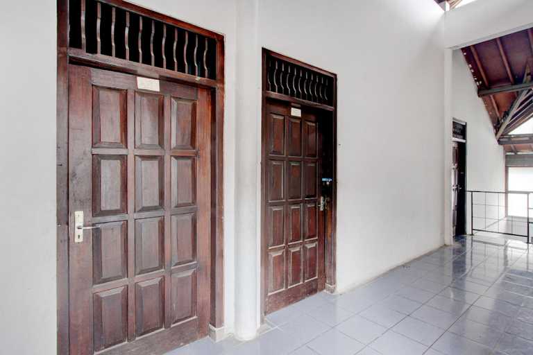 Lobby 2, Hotel O Lowanu Stay Syariah, Yogyakarta