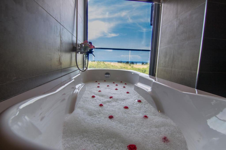 Bathroom 4, GoldenBay Hotel, Bintulu