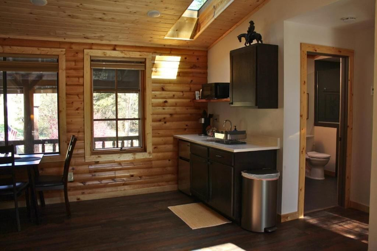Private kitchen 2, Two Bridges Lodge, Park
