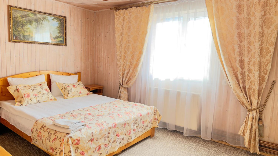 Bedroom 2, "Як вдома" Буковель, Iaremchans'ka