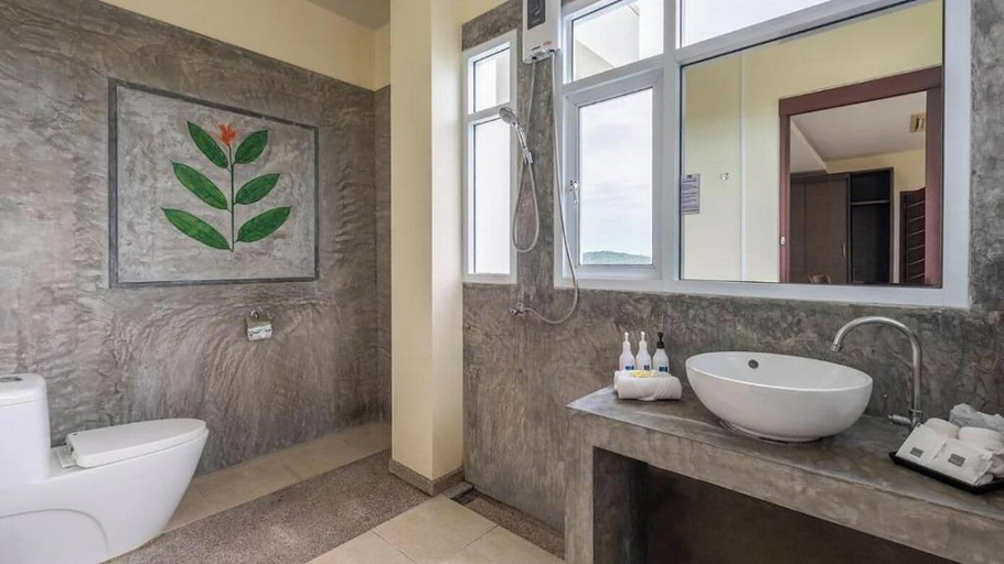 Bathroom 2, Koh Samui Tower, Ko Samui