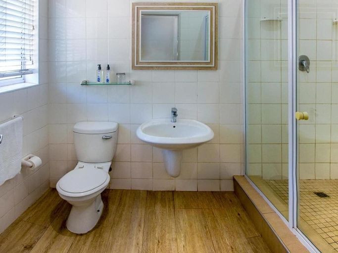 Bathroom 3, Bishops Lodge, Nelson Mandela Bay