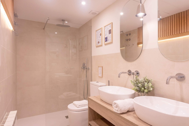 Bathroom 3, Bright 3bdroom Apartment in Granada. Recogidas III, Granada