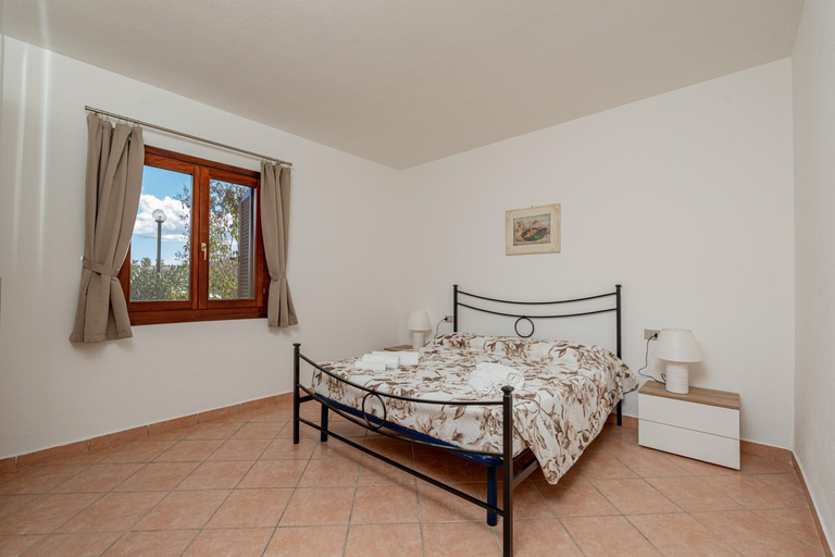 Bedroom 2, Residence Stella Marina, Nuoro