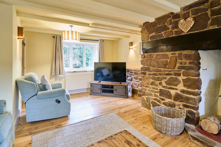 Room 2, Host Stay Morley House, Devon