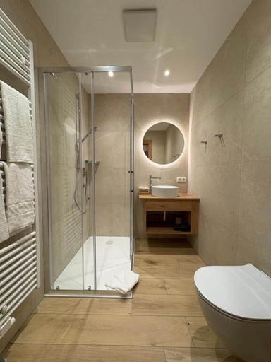 Bathroom 3, Gasthof Sprenger, Lienz
