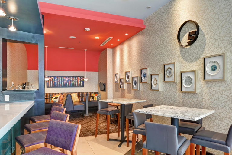 Food & Drinks 5, Hilton Garden Inn Raleigh /Crabtree Valley, Wake