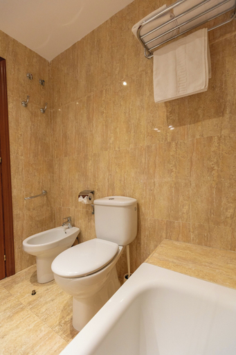 Bathroom 4, Apartamentos Miguel Ángel, Málaga