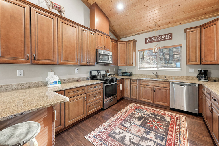 Private kitchen 4, Bear State of Mind, San Bernardino