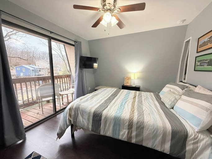 Room 3, A Frame Escape Lake Access, Morgan