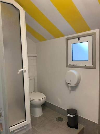 Bathroom 3, Meeting Hostel, Figueira da Foz