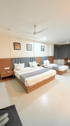 Room 5, Hotel TGR Bharuch, Bharuch