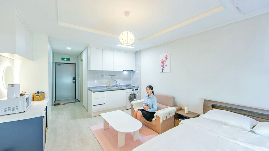 Room 5, Busan Ieumjae Seomyeon Station, Busanjin