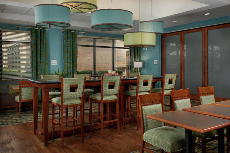 Food & Drinks 5, Hampton Inn by Hilton Bermuda Run Winston-Salem, Davie