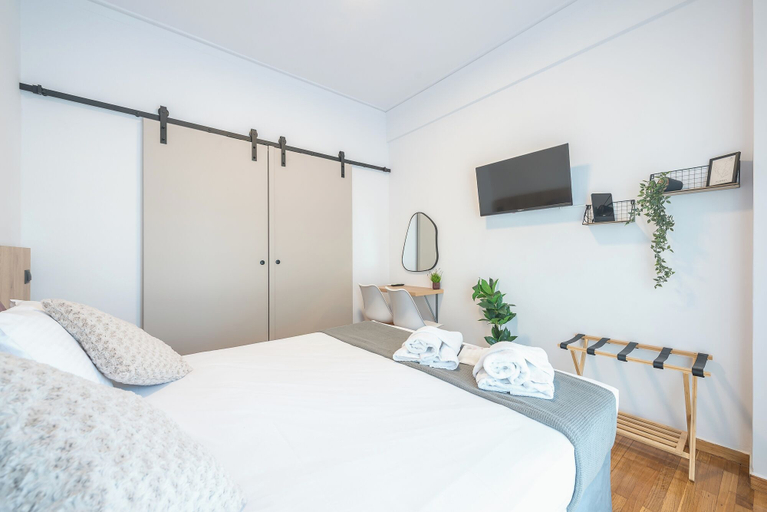 Room 5, Prime City Stay by Cloudkeys, Attica