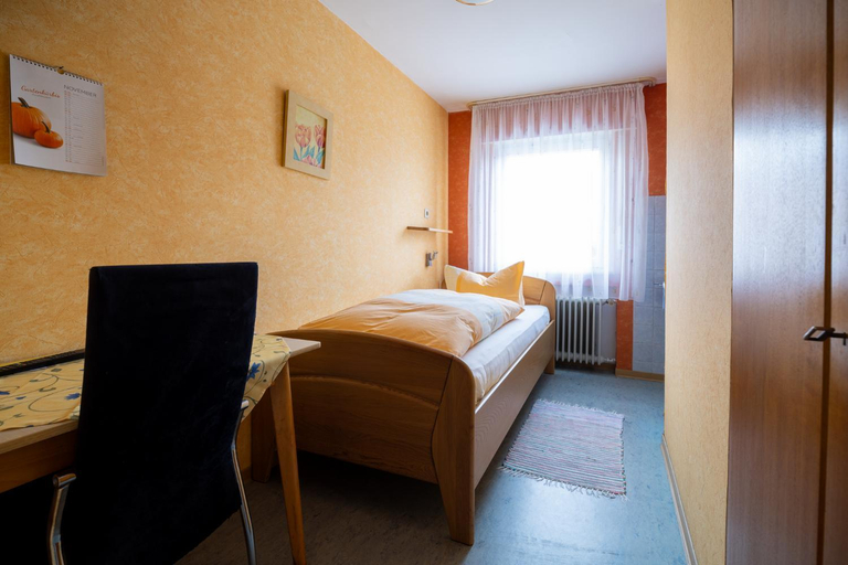 Bedroom 2, Gasthaus Krone, Pforzheim