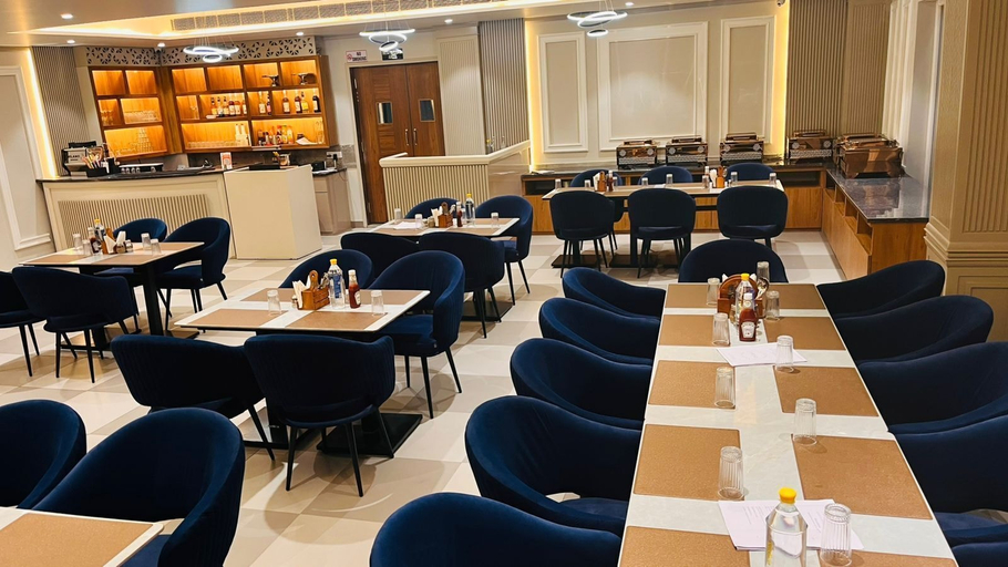 Dining 3, Hotel Eastleigh, Ludhiana