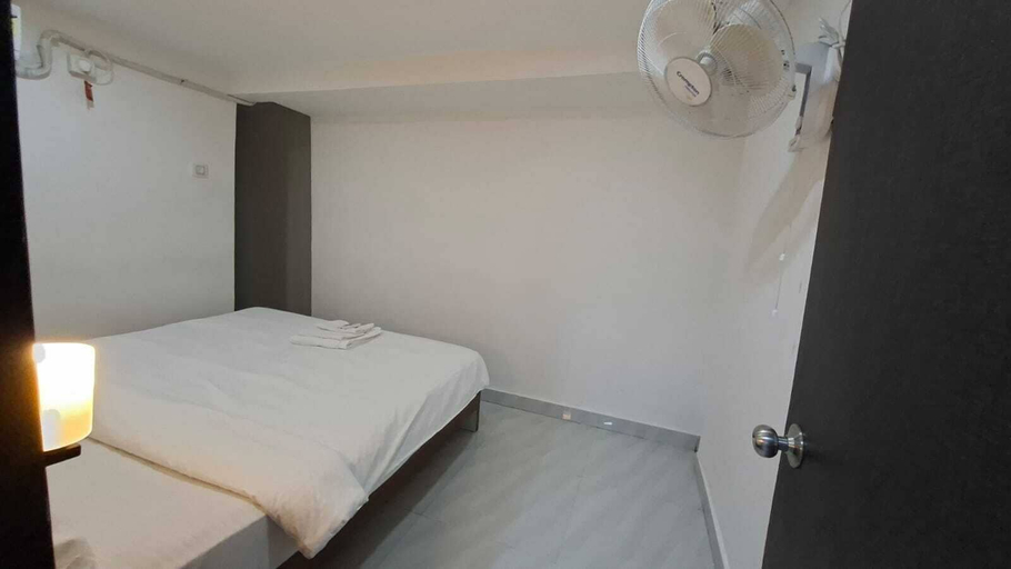 Room 4, Urban Stay Home, Pune