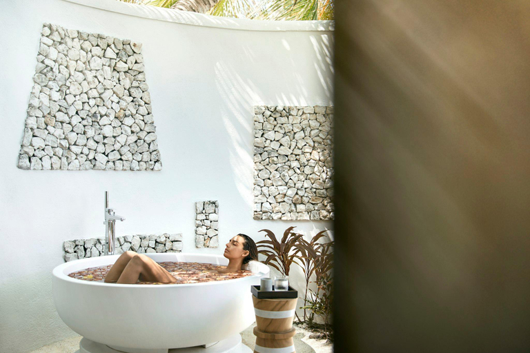 Bathroom 5, COMO Cocoa Island, Kaafu Atoll