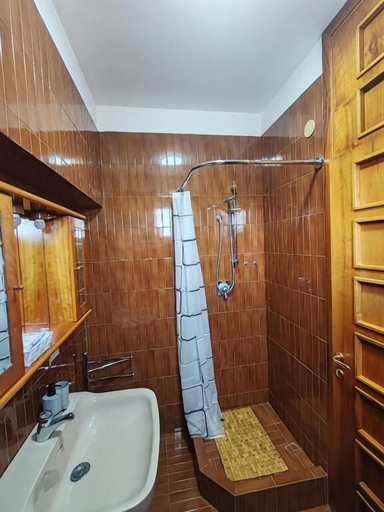 Bathroom 5, Villa Andreina, Fermo