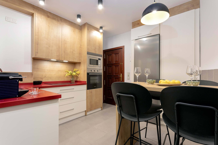 Private kitchen 3, Luxury Apartment in City Center. Puerta Real II, Granada