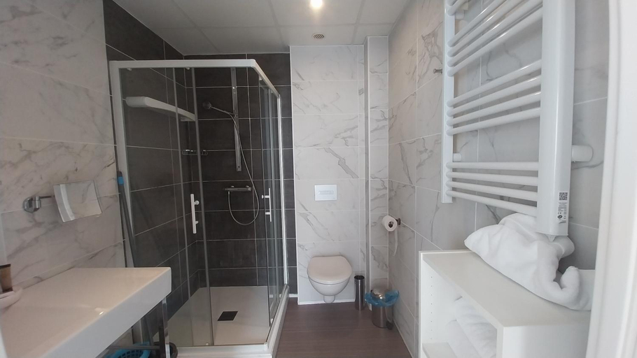 Bathroom 4, Royal Luchon, Haute-Garonne