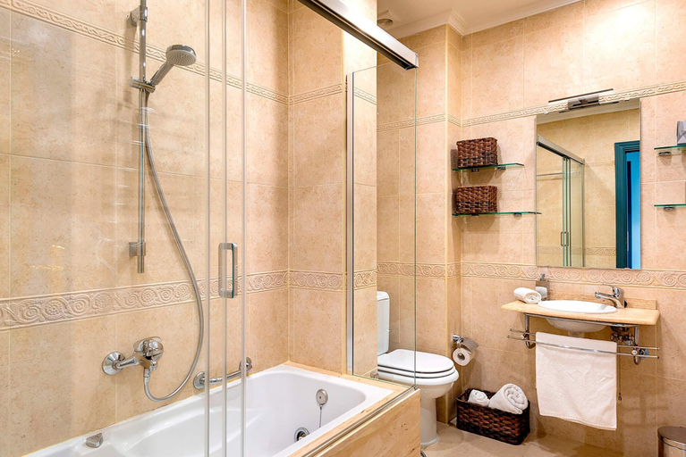 Bathroom 3, Genteel Home Albareda, Sevilla