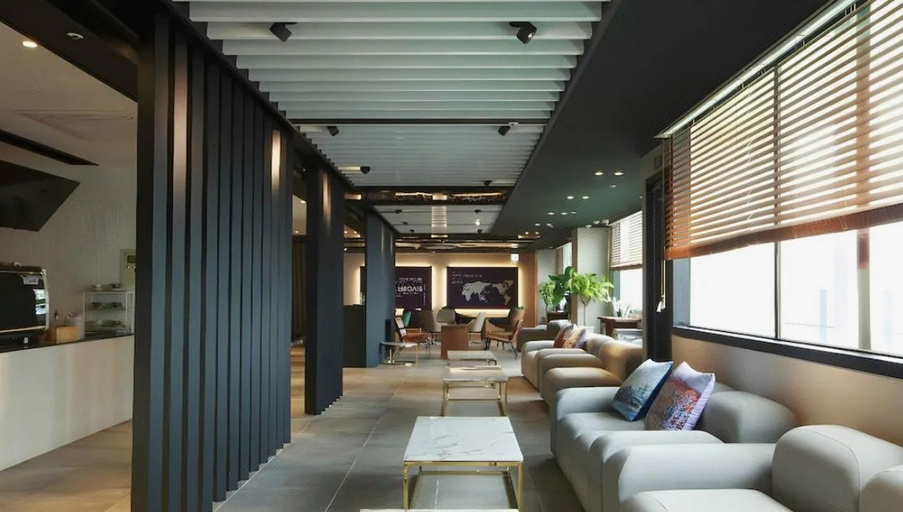 Others 5, Brosis Hotel, Jung