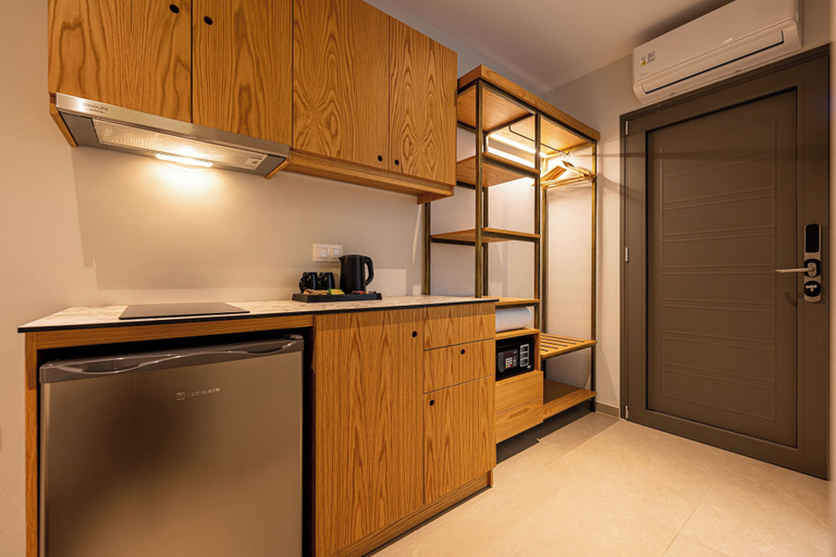 Wardrobe 2, Elegant Maltepe Accommodation, Central Macedonia