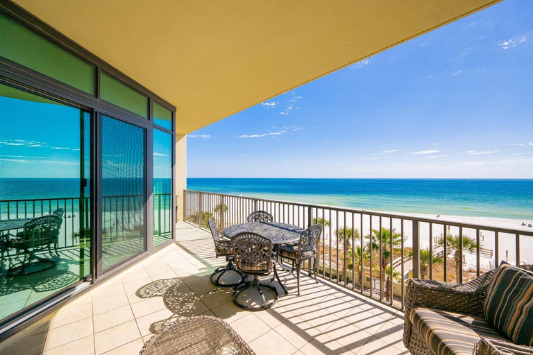 Outdoor dining 5, Phoenix West 402 3 Bedroom Condo, Baldwin