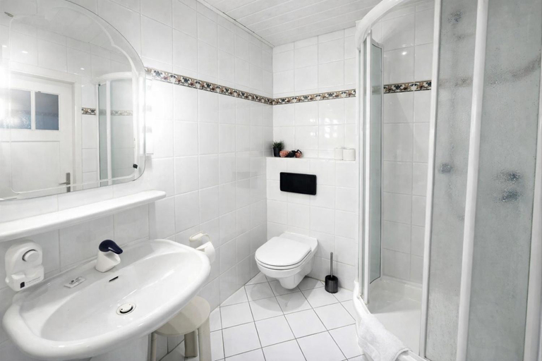 Bathroom 5, City Center Hotel Garni Cuxhaven, Cuxhaven