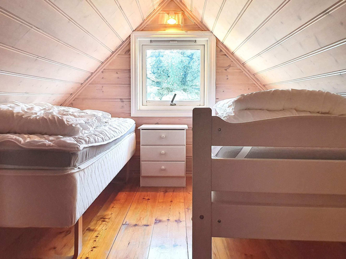 Bedroom 3, 9 Person Holiday Home in Utsira, Utsira