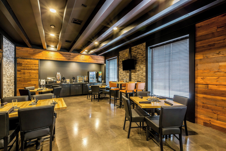 Food & Drinks 5, Cobblestone Hotel & Suites – Stevens Point, Portage