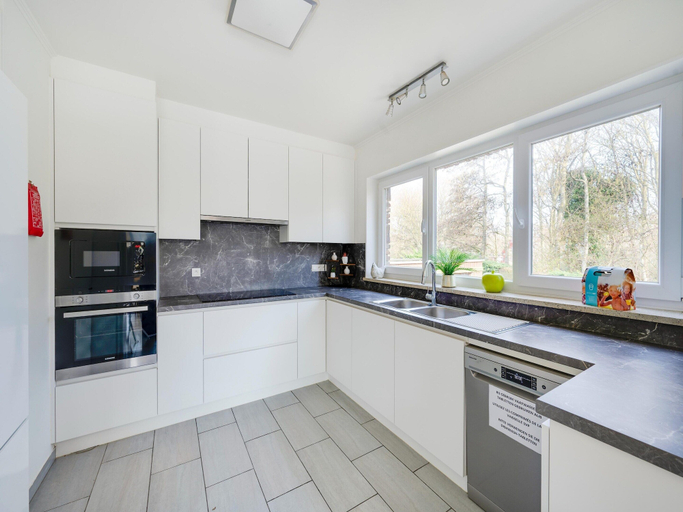 Others 5, Luxury Villa with Sauna & Hot Tub in Middelkerke, West-Vlaanderen