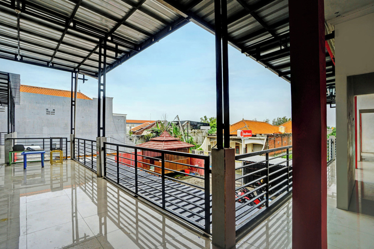 Others 4, Super OYO 3702 Homestay Bougenville Syariah, Lamongan