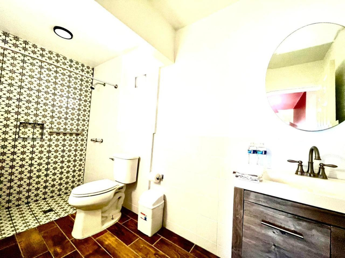 Bathroom 3, Stella del Mar, Mexicali