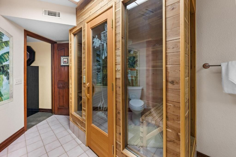 Bathroom 2, The Dome, San Bernardino