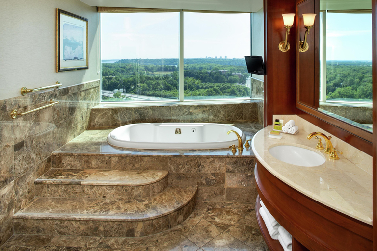 Bathroom 5, Hilton Lac-Leamy, Communauté-Urbaine-de-l'Outaouais