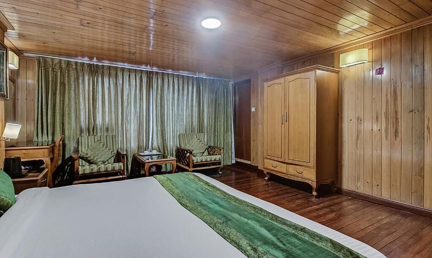 Bedroom 4, Dekeling Hotel, Darjiling
