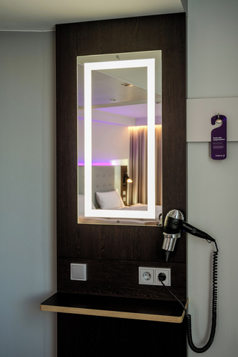 Bathroom 5, Premier Inn Berlin City Spittelmarkt, Berlin